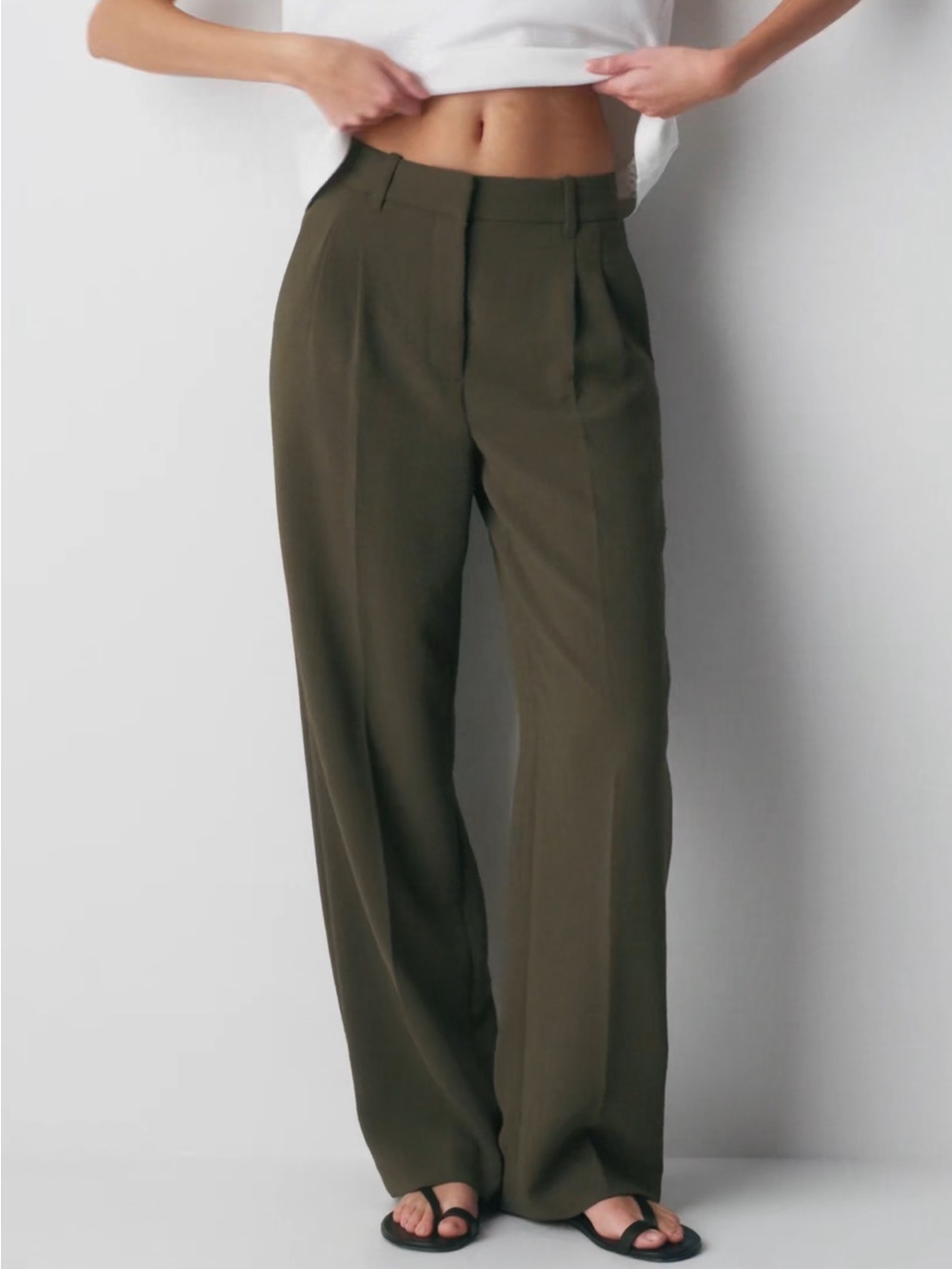 Aritzia Wilfred The Effortless Pant Dark Olive Crepette Wide Leg Trousers (Size)